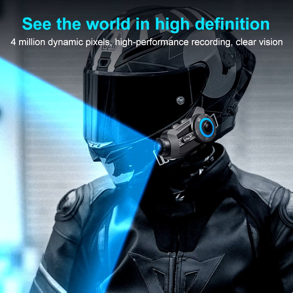 Motociclista con interfono Zazzamilo S3 Plus montato sul casco, ripresa video in alta definizione con 4 milioni di pixel